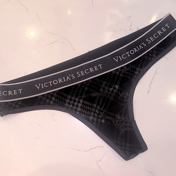 Victoria's Secret Other - Victoria’s Secret Black Thong 🖤